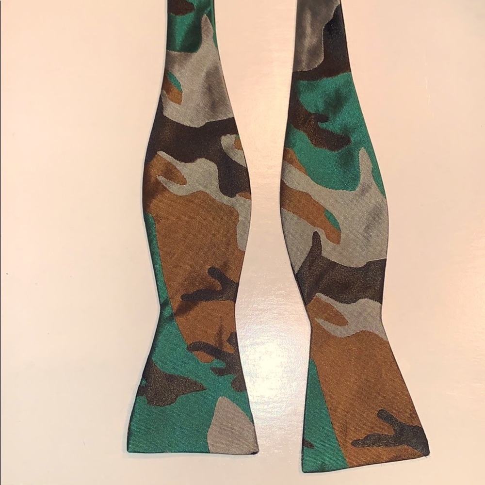 Men’s Collard Greens Camouflage Bow Tie